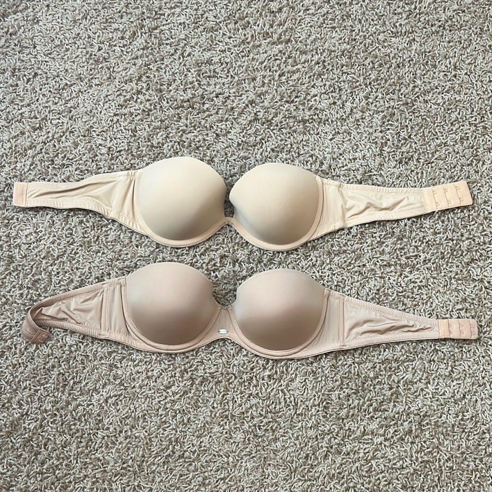 Set of two strapless bras